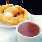 Chocolate y bunuelos de la feria.